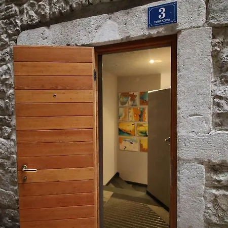 Studio Apartment Art Split Exterior photo